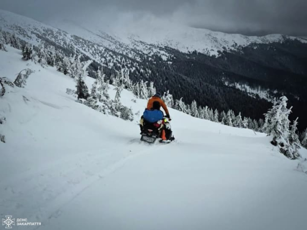 Chornohora Ridge: Two Travelers Nearly Frozen, Injured by Frostbite