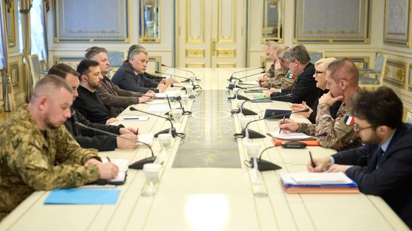 Strengthening air defense and aircraft supply: Zelensky met with the French Defense&hellip;