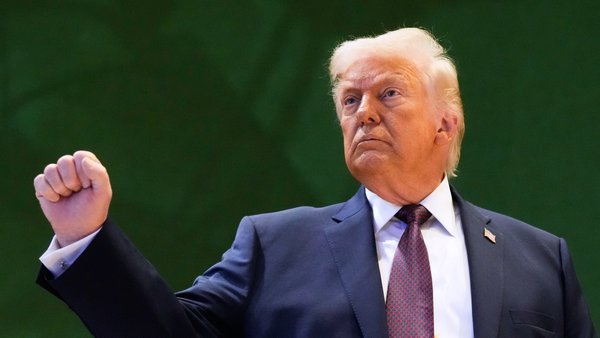 Trump signs executive order on new priorities in US arms sales