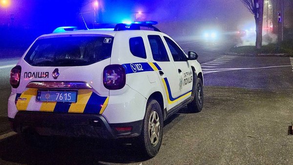 Fight near shopping mall in Kyiv: teenager injured with knife