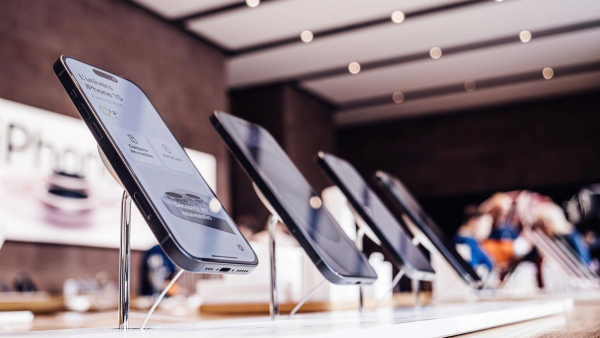 Buying a smartphone in 2026 – what to consider before choosing