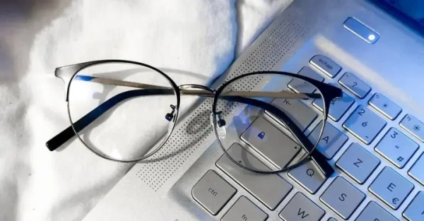 Computer Eyewear: Genuine Safeguard or Clever Sales?