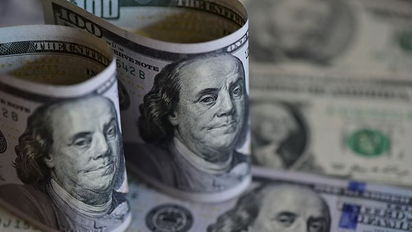 Selling counterfeit dollars: case against two Kyiv residents referred to court