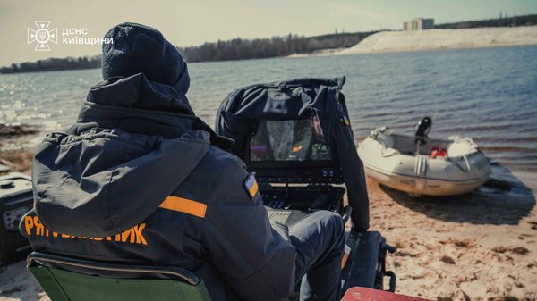 Rescuers search for man who tried to swim…