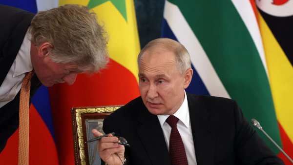 The Kremlin said that peace talks are currently “on pause”, but asserted…