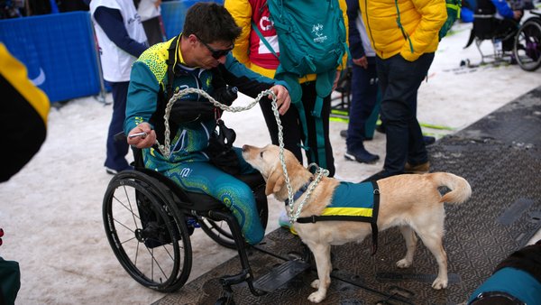 “Sport is a great outlet.” Dog helps Australian veteran cope with PTSD…