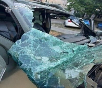 Підпал військового авто і диверсія на залізниці: столичний суд призначив трьом чоловікам по 15 років за ґратами