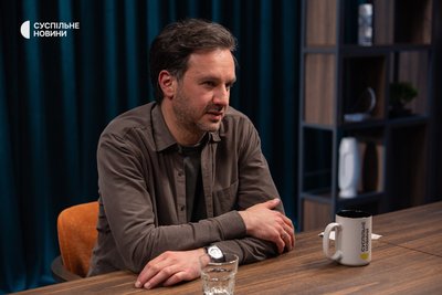 Речник Міністерства закордонних справ України Георгій Тихий під час інтервʼю Суспільному, Київ, 15 квітня 2026 року