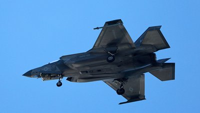 US fighter jet shot down over Iran, pilots sought