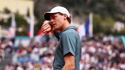 “It happens.” Yannick Sinner lost a set and…