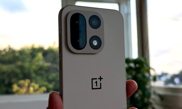 OnePlus 16 may get 200MP periscope camera for zoom