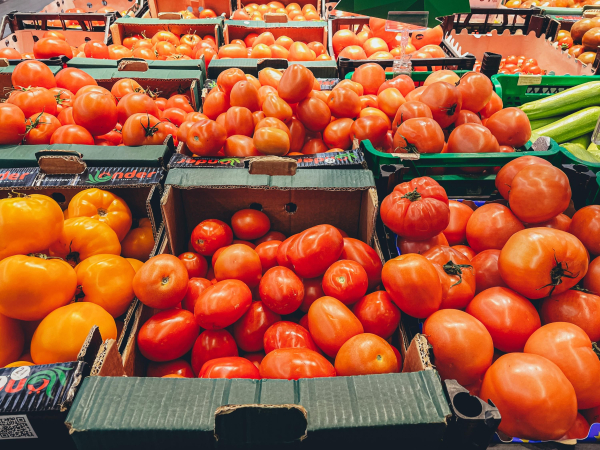 Vegetable prices in Ukraine have changed before Easter – how much do cucumbers, tomatoes, cabbage cost?