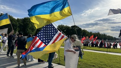 Ukrainians and US citizens protest against Russian “Immortal&hellip;