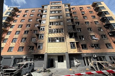 Атака РФ на Київщину: у Щасливому згорів будинок родини полеглого на війні військового, у селі є поранені