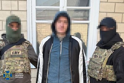 У Києві затримали чоловіка за підозрою в організації підпалів військових авто на замовлення спецслужб РФ