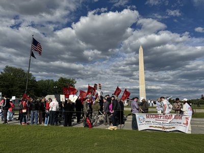 У Вашингтоні українці та громадяни США вийшли на акцію протесту проти ходи 