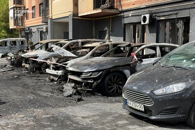 Атака РФ на Київщину: у Щасливому згорів будинок родини полеглого на війні військового, у селі є поранені